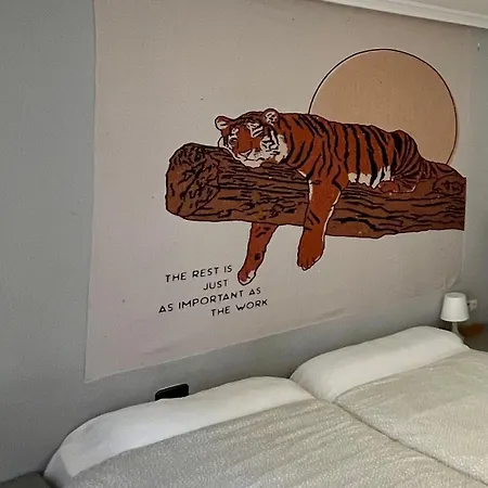 Roomin בית הארחה 2*