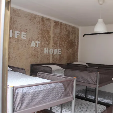 Casa de hóspedes Roomin 2*